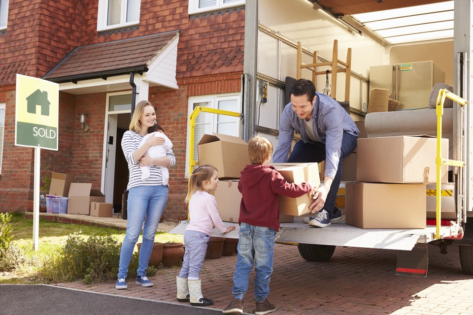 5 Ways To Make Moving House In The Heat of Summer Bearable